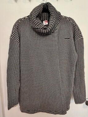 CAbi Black and White Logo Knit Top - L